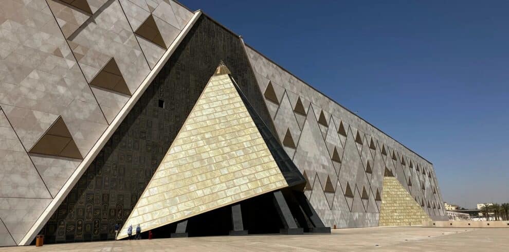 Full Day Tour Giza Pyramids & New Grand Museum